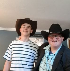 Meet your Posher, Cameron